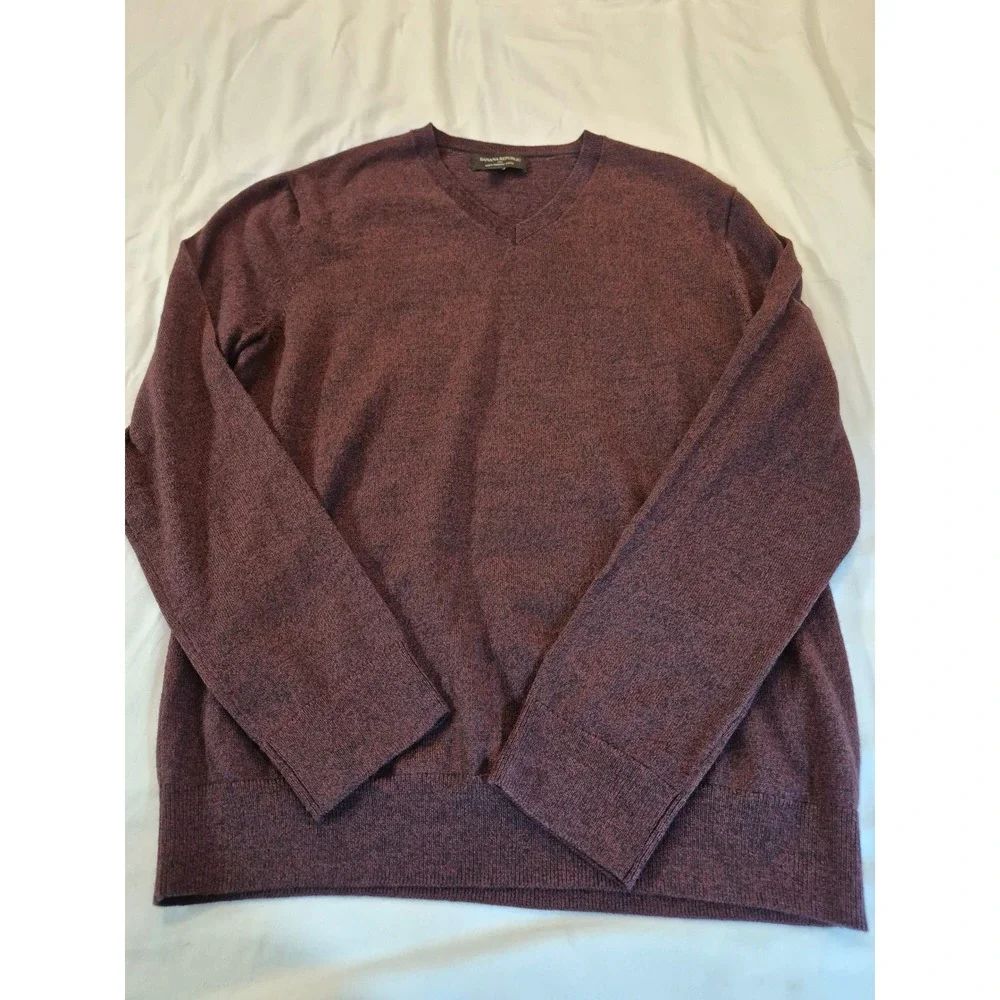 Banana Republic Mens V-Neck Sweater Burgundy Heather 100% Merino Wool Medium